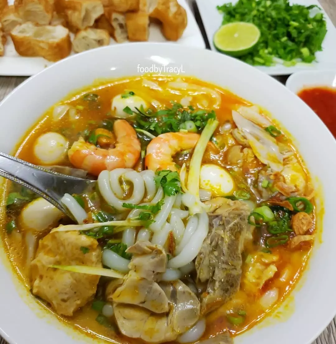 Bánh canh Bà Thừa - Món ăn sáng ngon ở Nha Trang hấp dẫn nhất