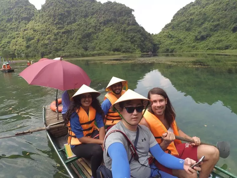 trang an boat trip tips