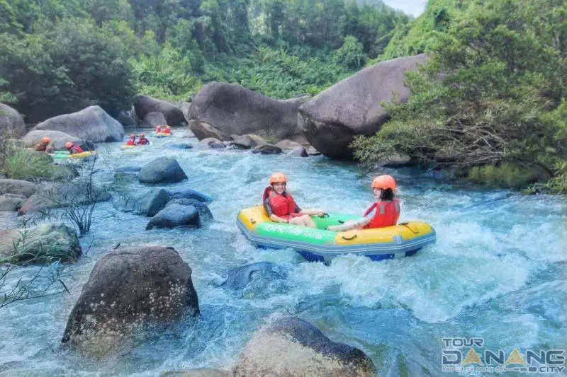 Trượt thác Hòa Phú Thành