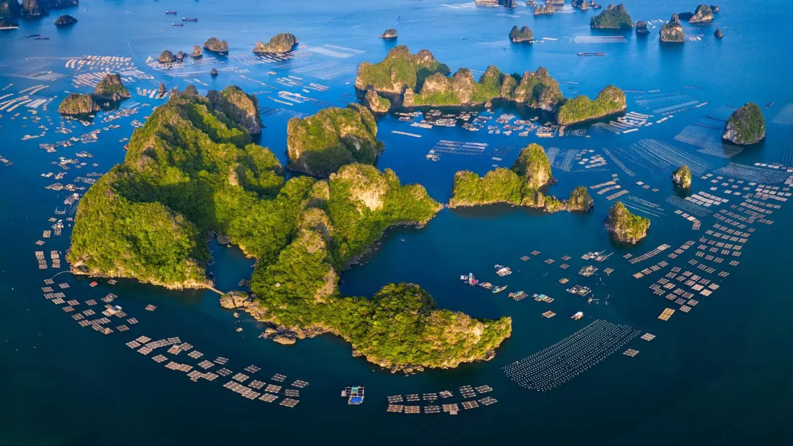 Du lịch Vân Đồn Quảng Ninh: Quan Lạn, đảo Ngọc Vừng