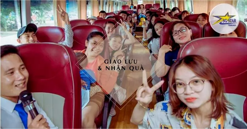 Giao lưu trên xe cùng Saigon Star Travel