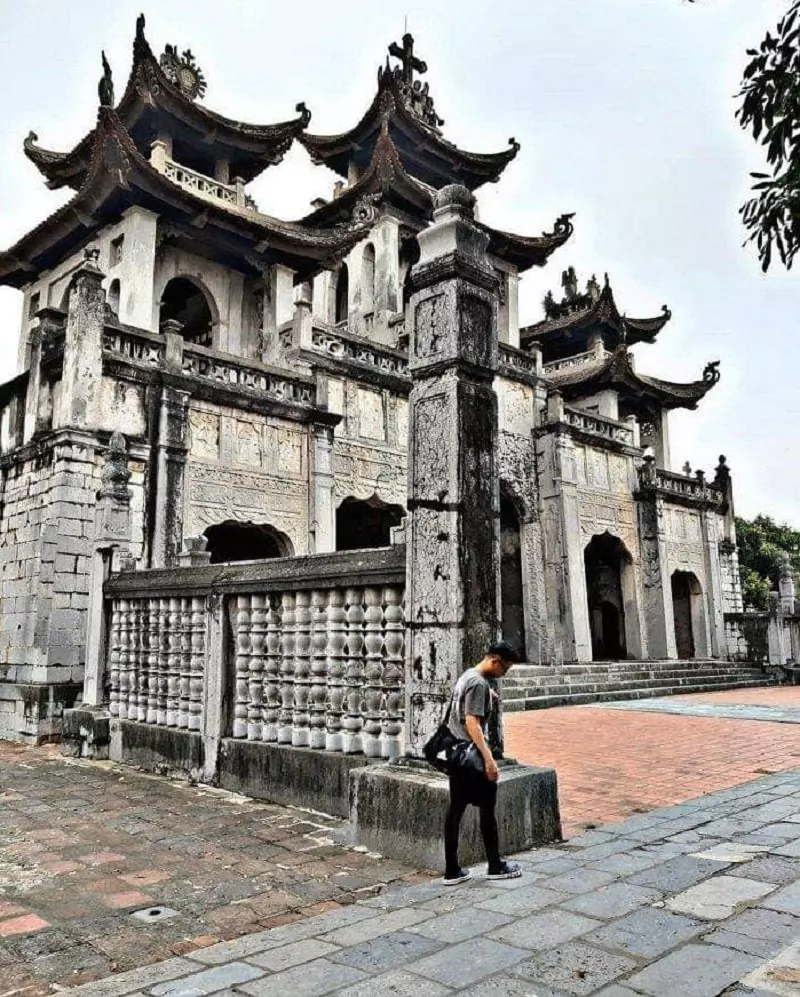 Nhà thờ đá Phát Diệm