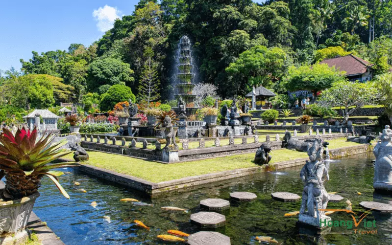 Cung điện nước Tirta Gangga Bali