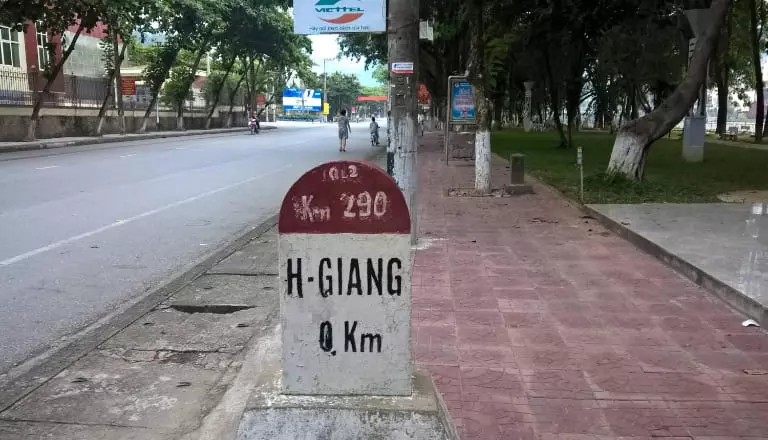 Cột mốc 0km tại Hà Giang