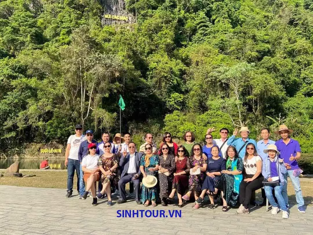 Tour Ho Bạc Bé và thác Ban Giốc