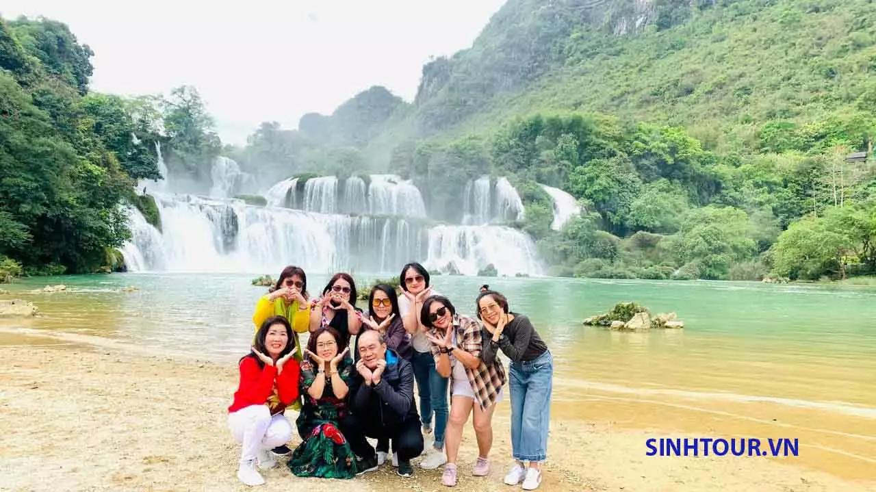 Tour Ho Bạc Bé và thác Ban Giốc