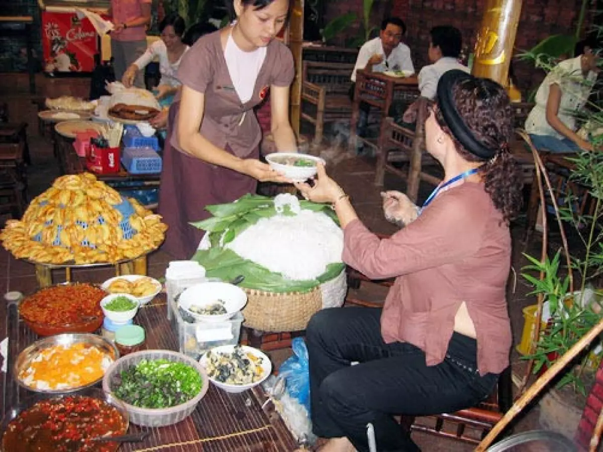 Tụ hội nét  <a href='http://annamrestaurant.vn/tu-hoi-net-tinh-hoa-am-thuc-ha-noi-xua-va-nay-a1502.html' title='tinh hoa ẩm thực hà nội' class='hover-show-link replace-link-2040'>tinh hoa ẩm thực hà nội<span class='hover-show-content'></span></a>  xưa và nay