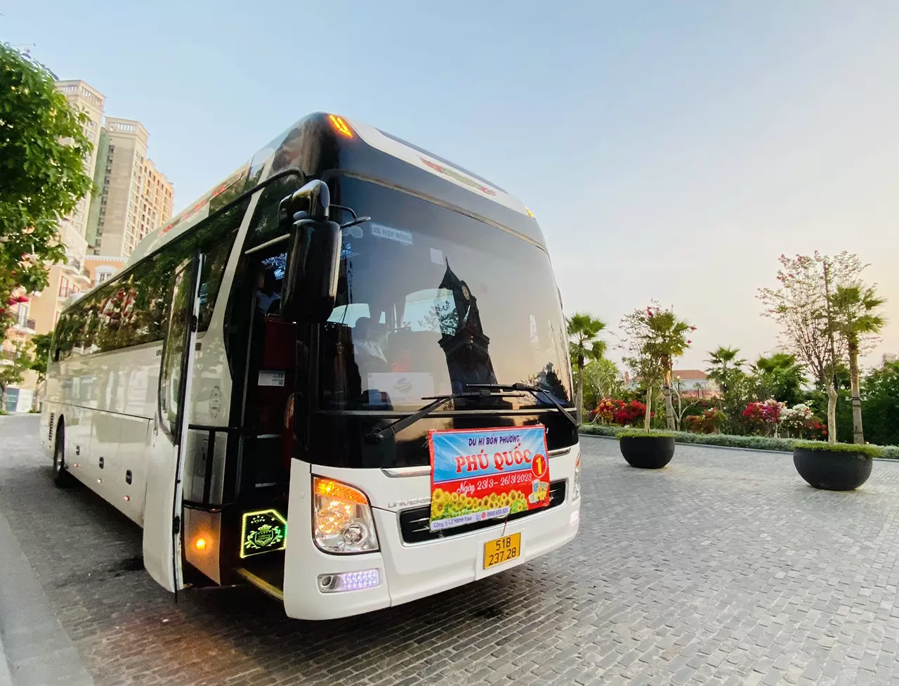 Xe cao cấp của Lữ Hành Tour