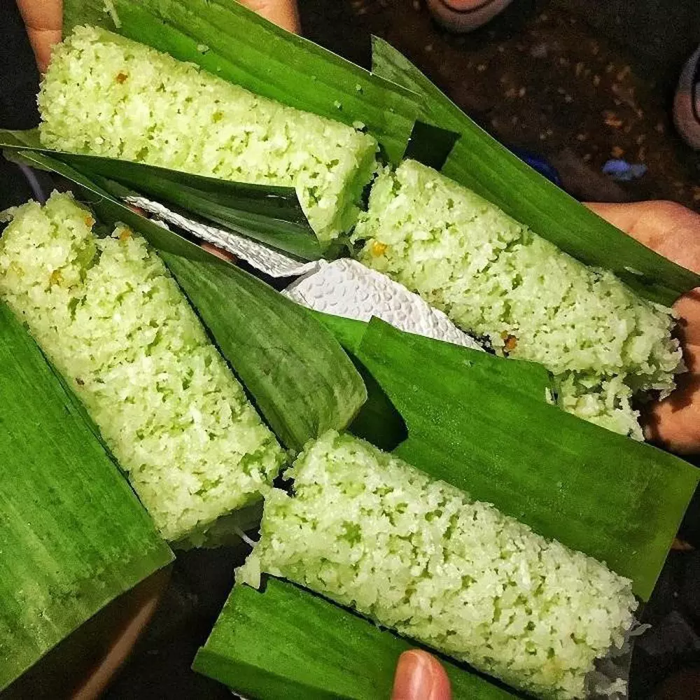 Bánh ống lá dứa