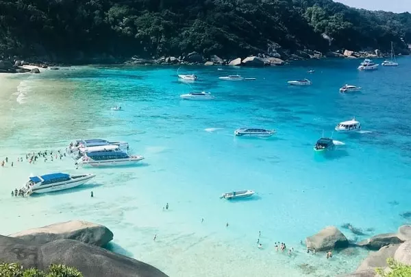 Du lịch Thái Lan nên tắm biển ở đâu? Bãi biển Sairee Koh Tao. Bãi biển đẹp ở Thái Lan