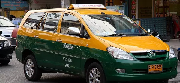 Di chuyển giữa Pattaya và Bangkok bằng taxi