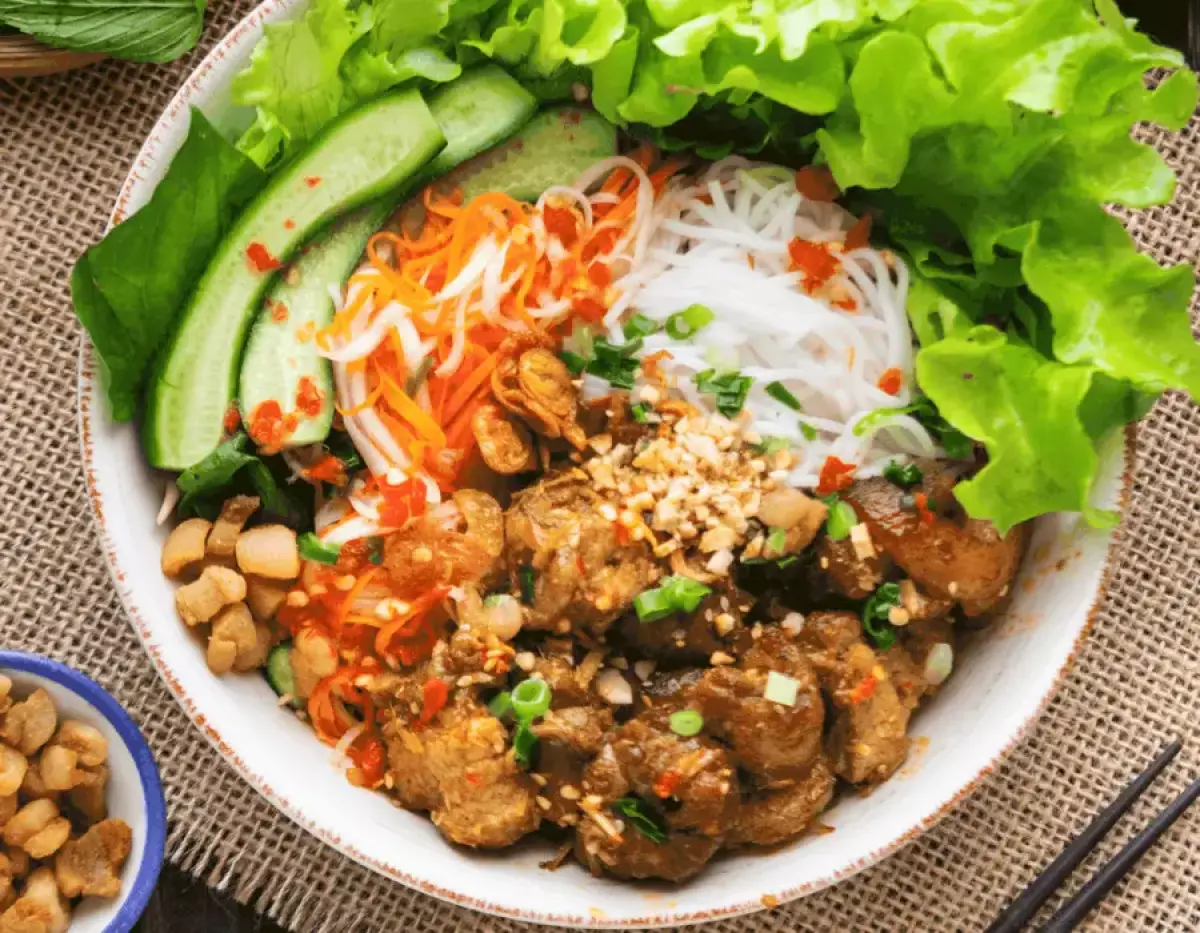 Bún thịt nướng Hà Nội