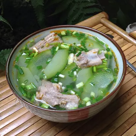 Canh bí nấu xương