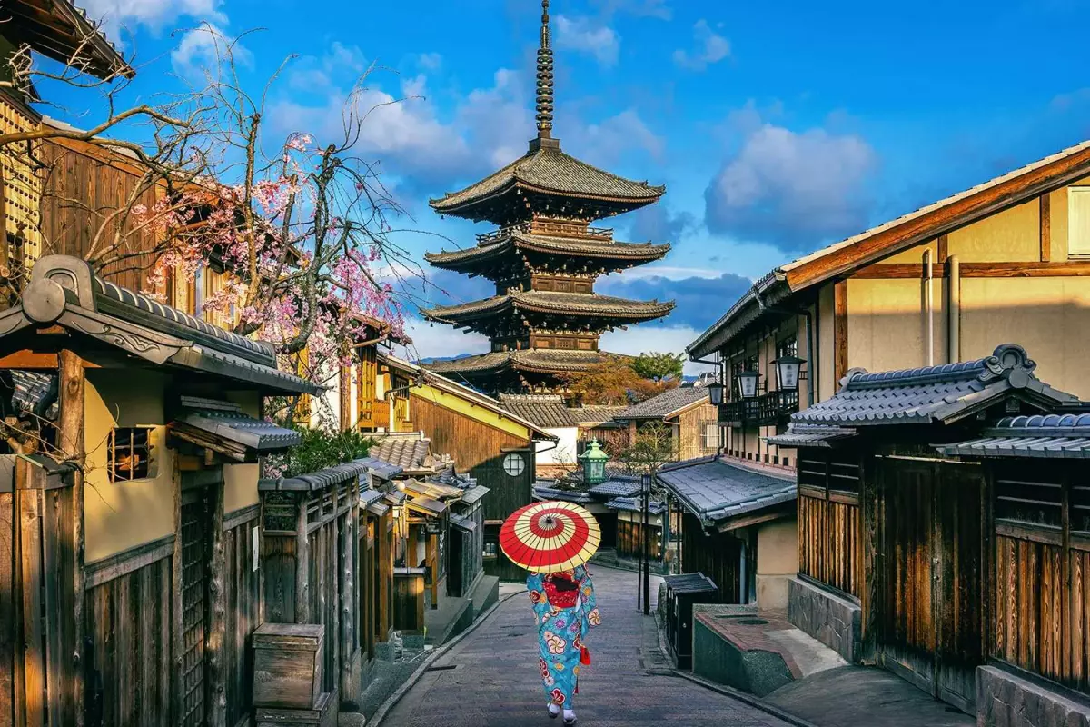 Vẻ đẹp của Nhật Bản được tạo nên bởi sự hòa quyện hài hòa giữa truyền thống và hiện đại