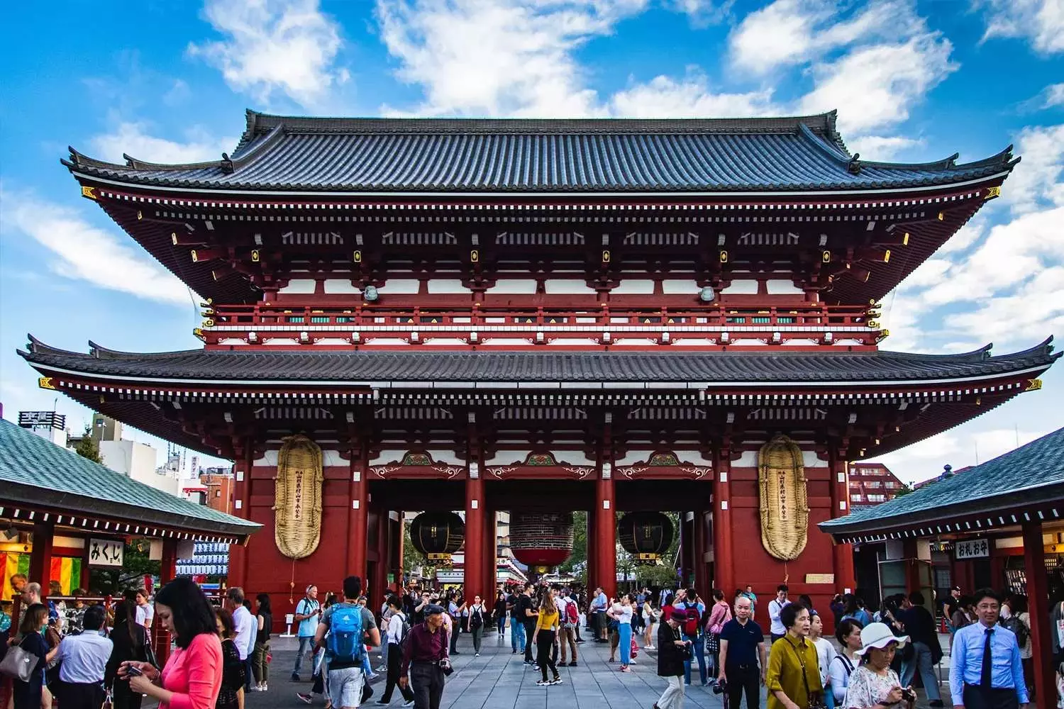 Bên trong Asakusa Kannon - Một ngôi đền linh thiêng nổi tiếng tại Nhật