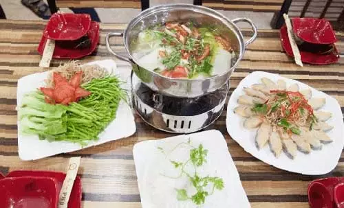 2 cách nấu lẩu cá Tầm đơn giản tại nhà - ngon như ngoài hàng