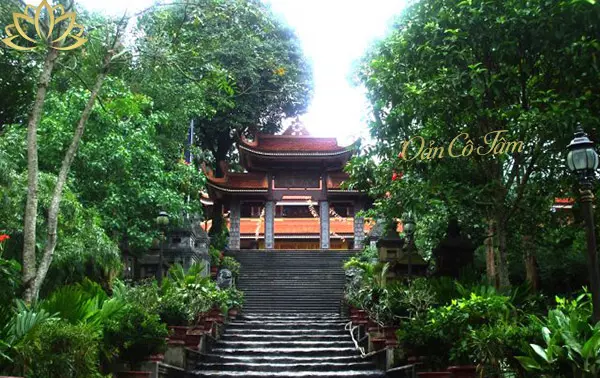 Cổng Tam quan chùa Lân