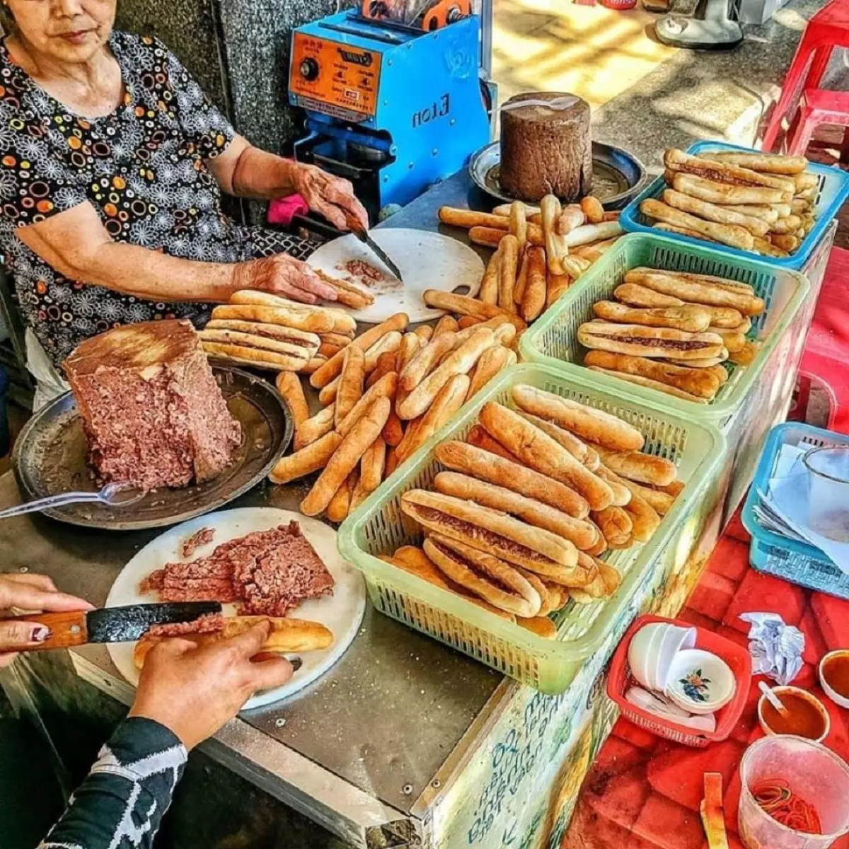 Thưởng thức đặc sản Hải Phòng khi đến du lịch Đồi Rồng