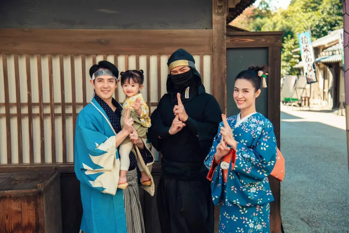 Gia đình ca sĩ Đông Nhi và Ông Cao Thắng tại Nhật Bản