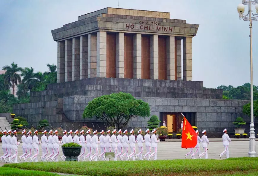 Lính gác lăng chủ tịch Hồ chí Minh