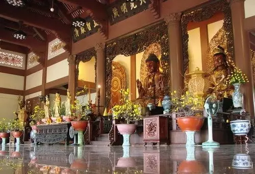 Chánh điện chùa Huệ Nghiêm