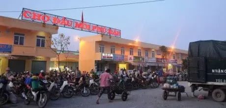 Chợ chuyên buôn bán đồ cũ ở Huế