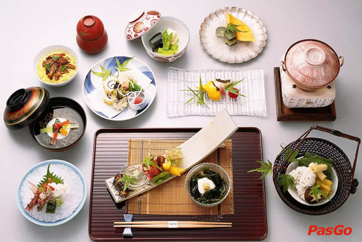 Sushi, biểu tượng của ẩm thực Nhật Bản, thay đổi theo từng mùa với sự độc đáo tuyệt vời
