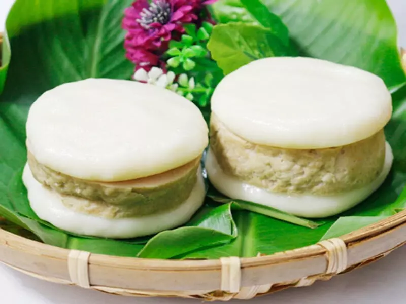 Bánh giầy kẹp chả