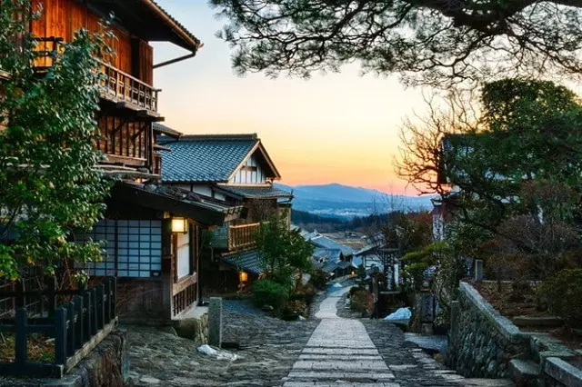 Ghé thăm các ngôi làng cổ nổi tiếng ở Nhật Bản