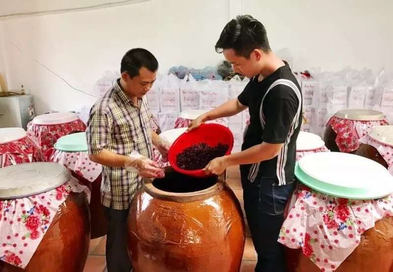 Tham quan cơ sở ủ rượu sim nổi tiếng Phú Quốc