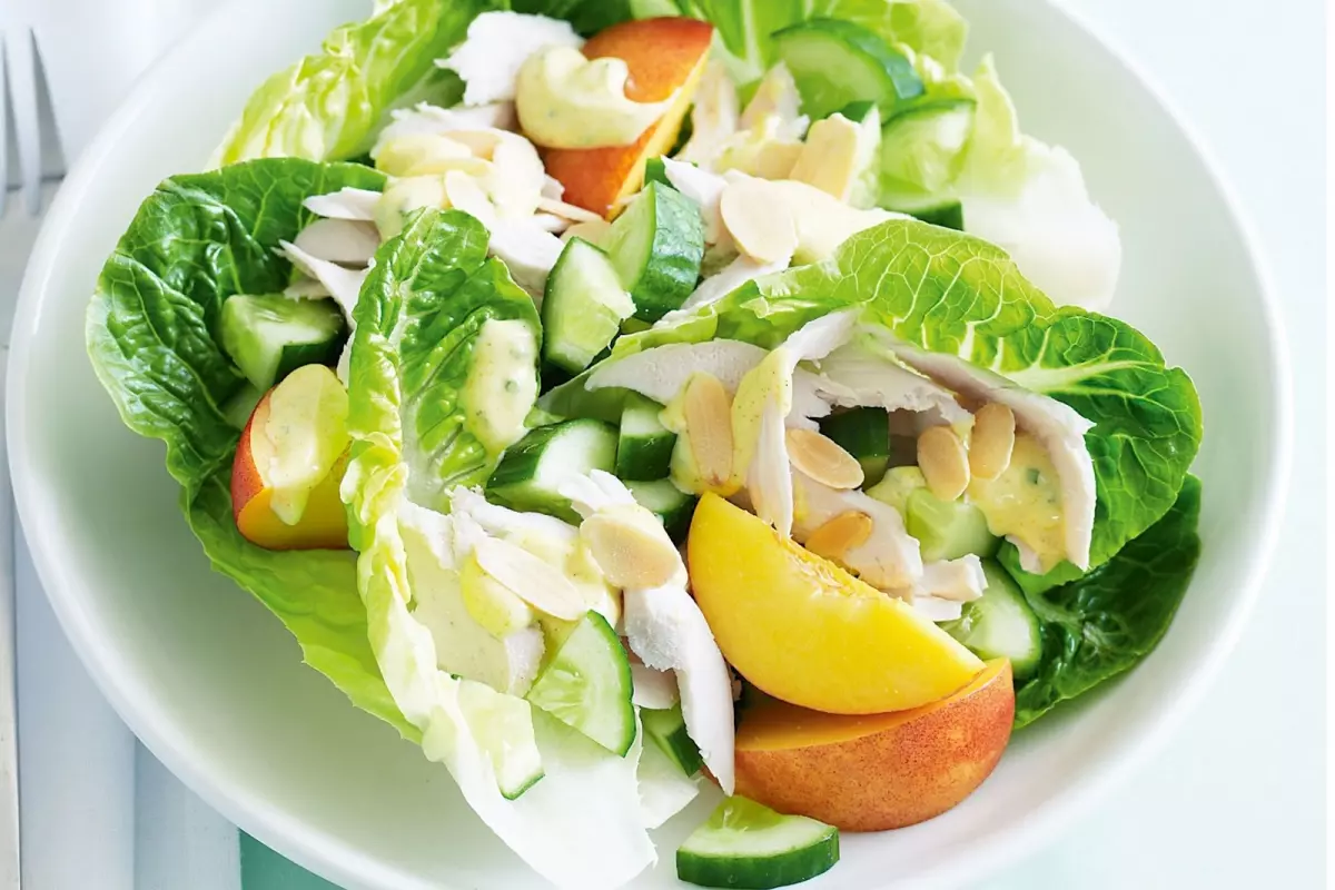 Salad ức gà giảm cân