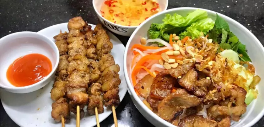 Bún riêu ngon Hà Nội nổi tiếng gần xa