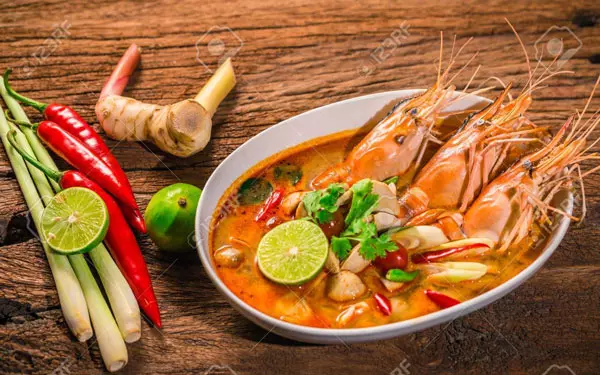 Lẩu tôm Thái chua cay (Tom Yum)