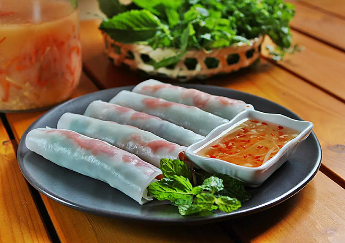 Bánh tráng cuốn thịt heo