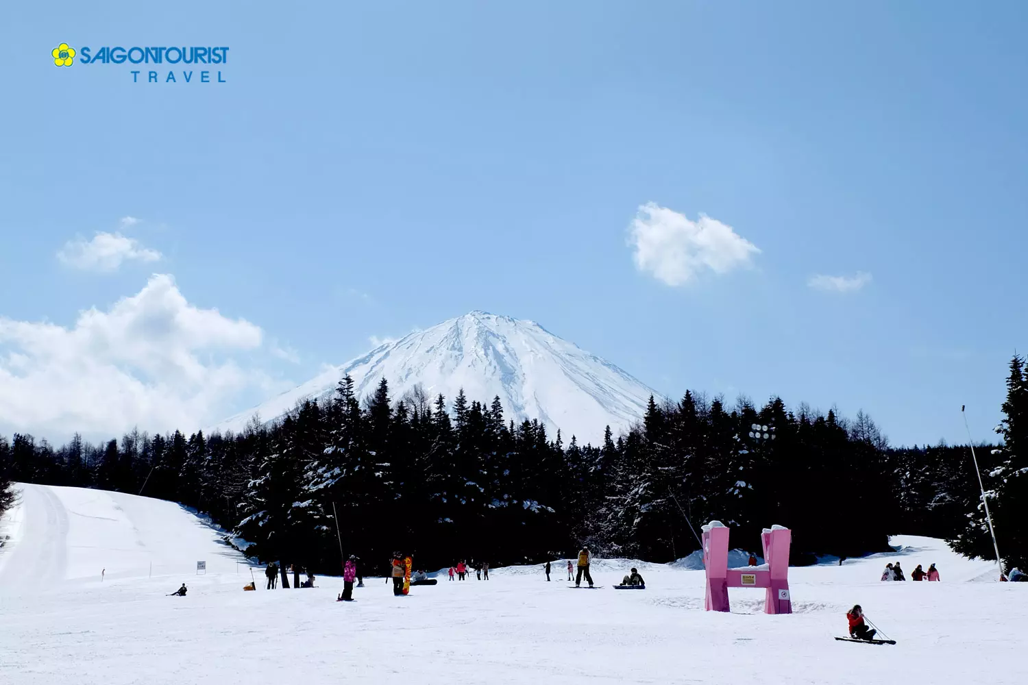 Khu trượt tuyết Fujiten Snow Resort dưới chân núi Phú Sỹ