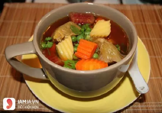 Canh rau củ bắp bò