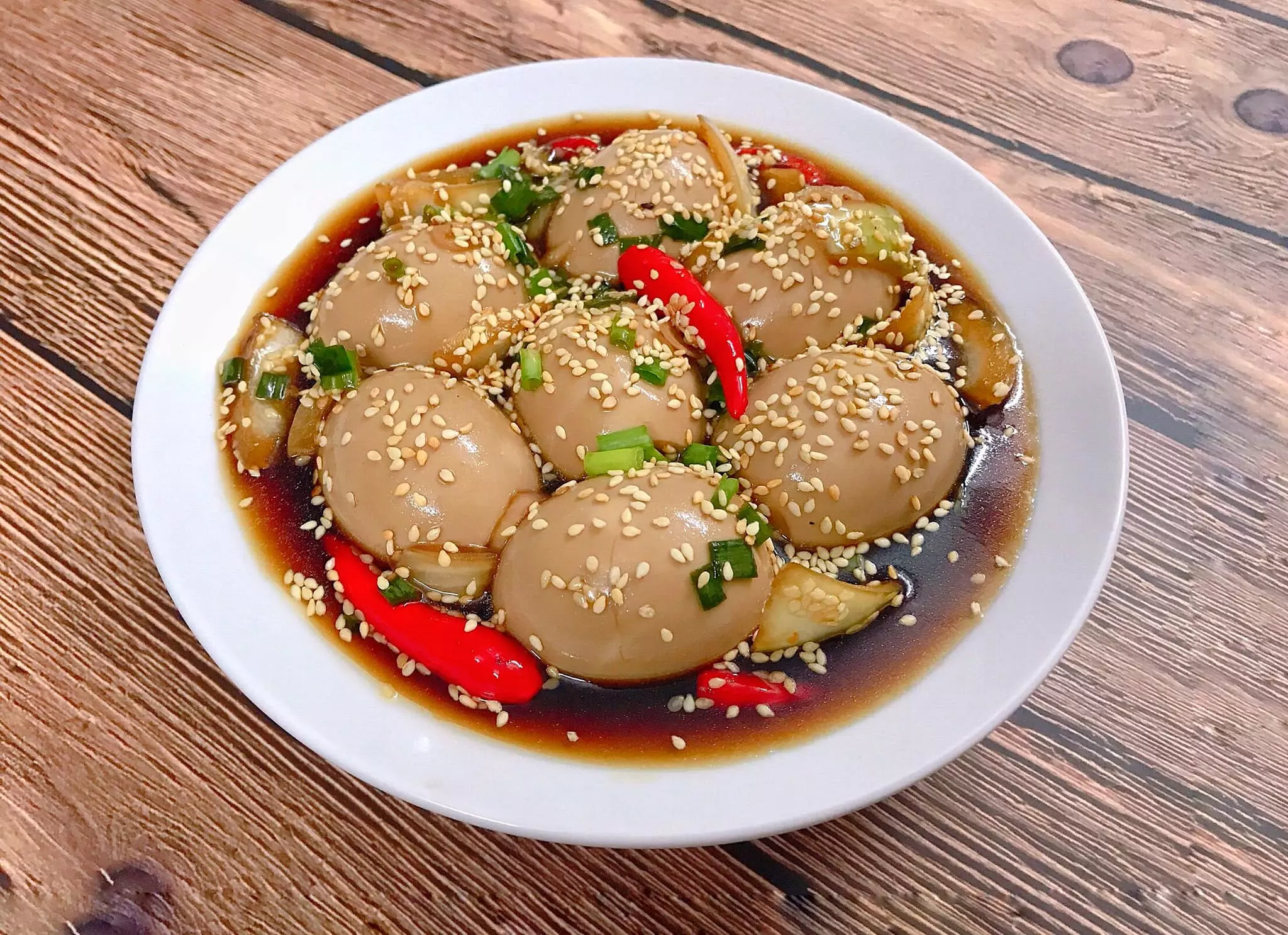 Trứng gà ngâm xì dầu