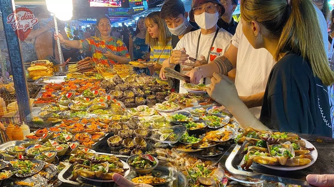 Khám phá ẩm thực tại chợ đêm Phú Quốc