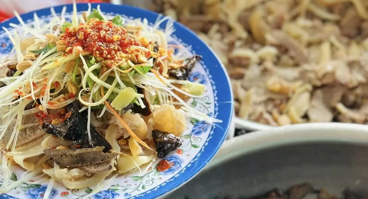 Cháo và gỏi bò Cô Lan